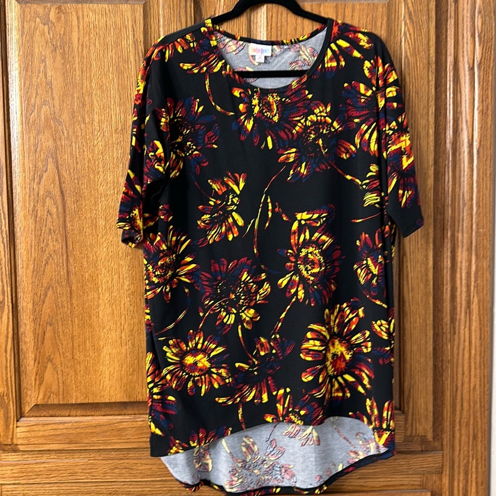 Like new LuLaRoe high low tunic top